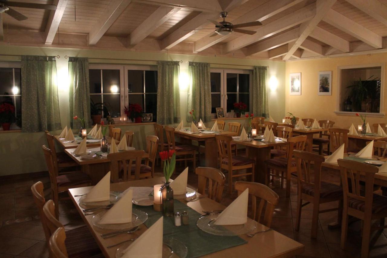 Hôtel Gnadental-Stuberl à Grossaitingen Extérieur photo